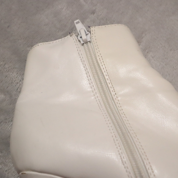 LACED SIDES BOOTIES 8 Cleopatra White Y2K Classic Ankle Boots Heels Shoes Monta - Picture 9 of 13